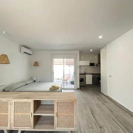 Beautiful Renovated Apartment *
