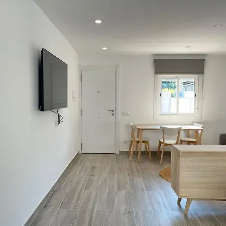 Beautiful Renovated شقة *