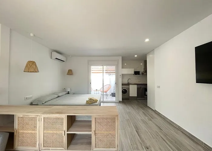 Beautiful Renovated Lejlighed *