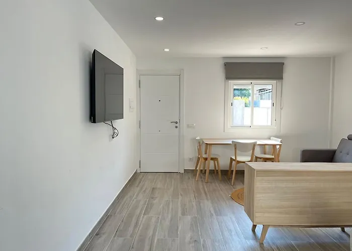Beautiful Renovated Lejlighed *